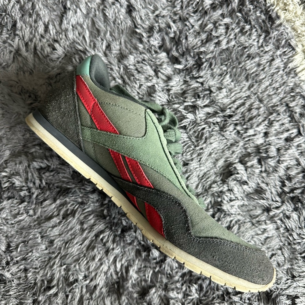 Reebok Men's Green and Red Sneakers